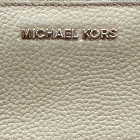 Michael Kors Jet Set Continental Saffiano Leather Wallet/Phone Holder (EUC) - Picture 4 of 14